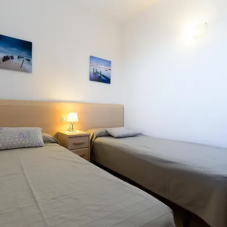 Familiar En Con Piscina, Terraza Y Parking Cerca De La Playa - Es-228-116 Apartment Roses